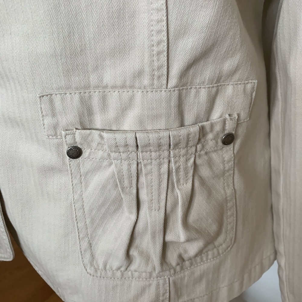 Ladies Blazer. - Picture 2 of 5